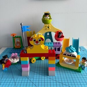 Lego DUPLO Town Amusement Park Fairground